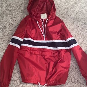 i’m selling this cute walter-proof pullover!!!